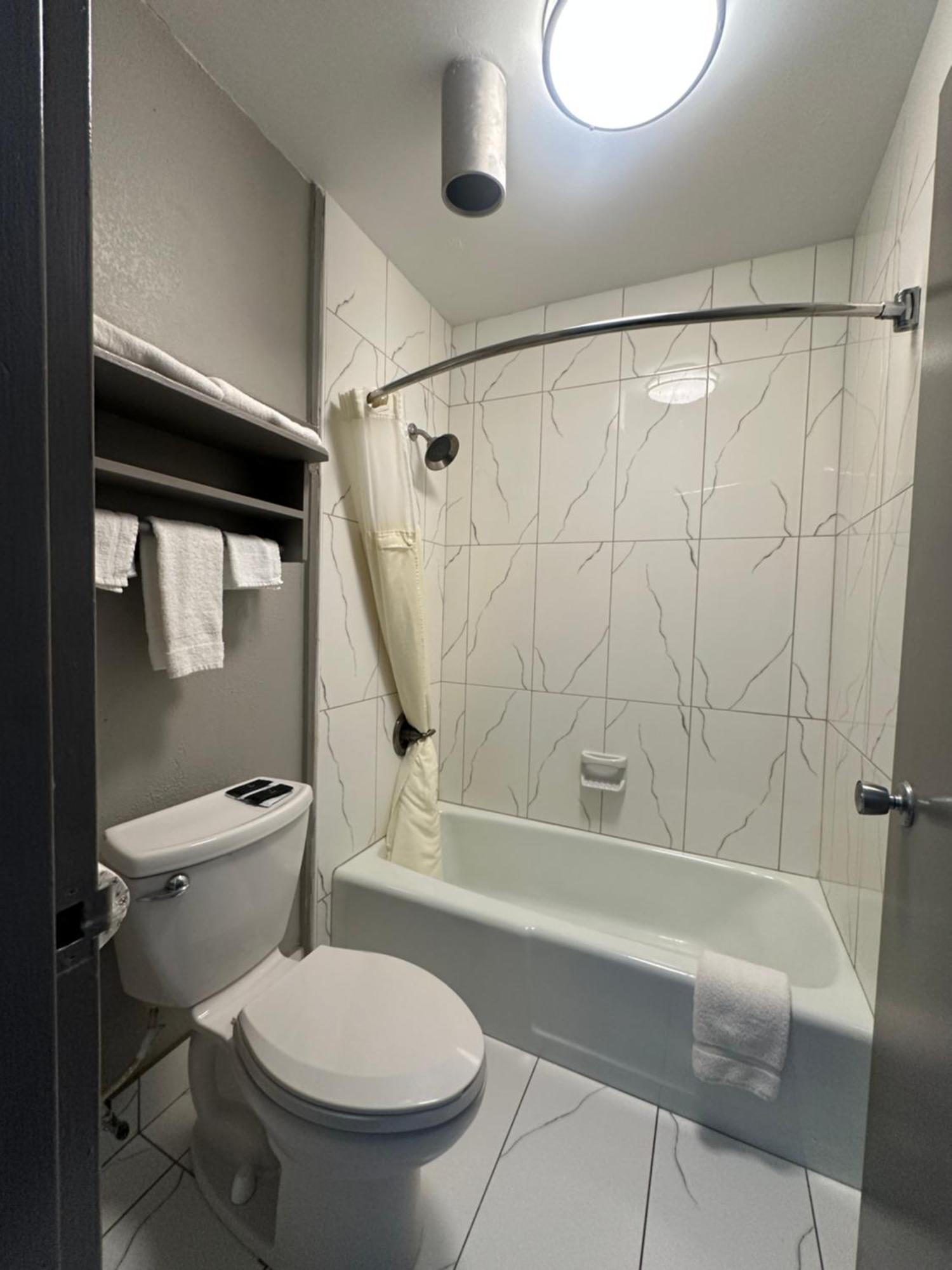 Executive Inn Locust Grove By Capital O מראה חיצוני תמונה