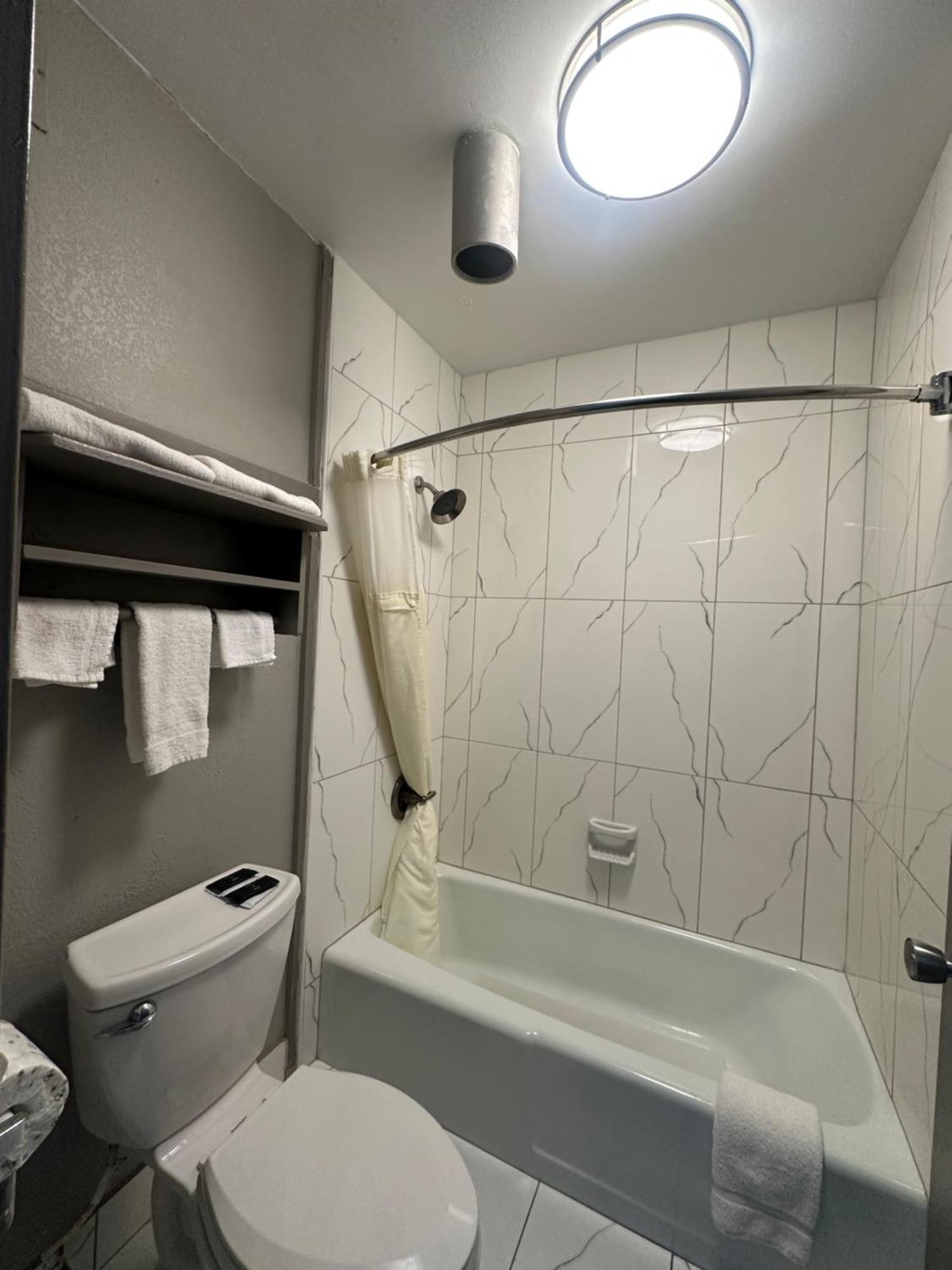 Executive Inn Locust Grove By Capital O מראה חיצוני תמונה